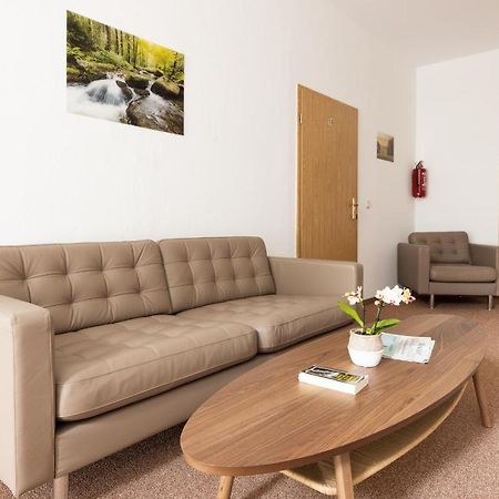 Hotel Carola Олбернау Екстериор снимка