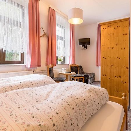 Hotel Carola Олбернау Екстериор снимка