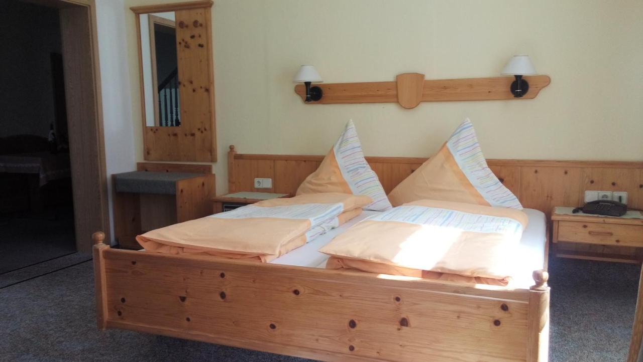 Hotel Carola Олбернау Екстериор снимка