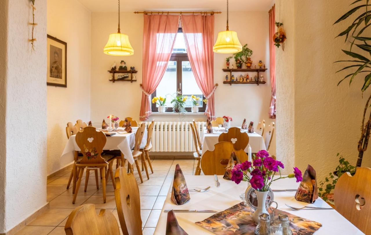 Hotel Carola Олбернау Екстериор снимка
