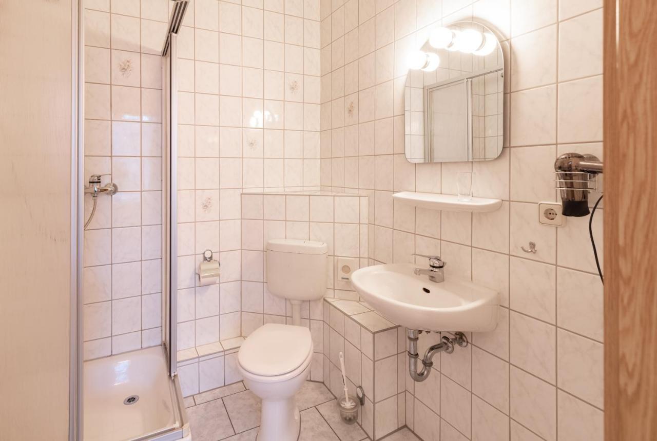 Hotel Carola Олбернау Екстериор снимка